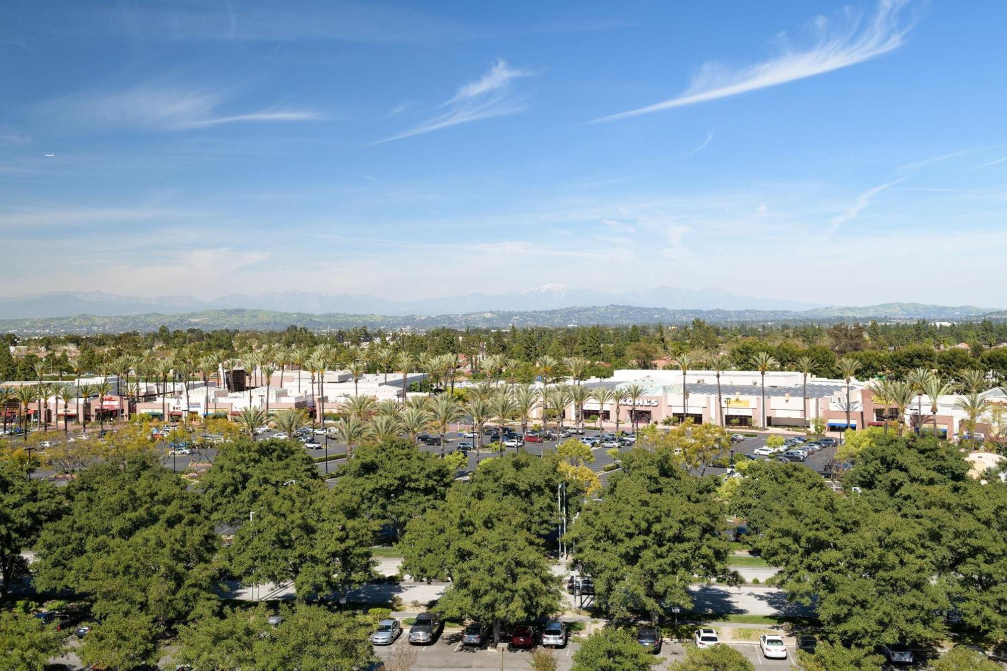 Hotel Sheraton Cerritos Buena Park Esterno foto